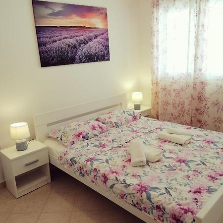 Apartment Vesna ヴィル エクステリア 写真